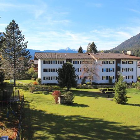 Lindenschloesschen & Schlossgarten Garmisch-Partenkirchen Bagian luar foto