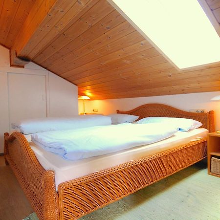 Lindenschloesschen & Schlossgarten Garmisch-Partenkirchen Bagian luar foto