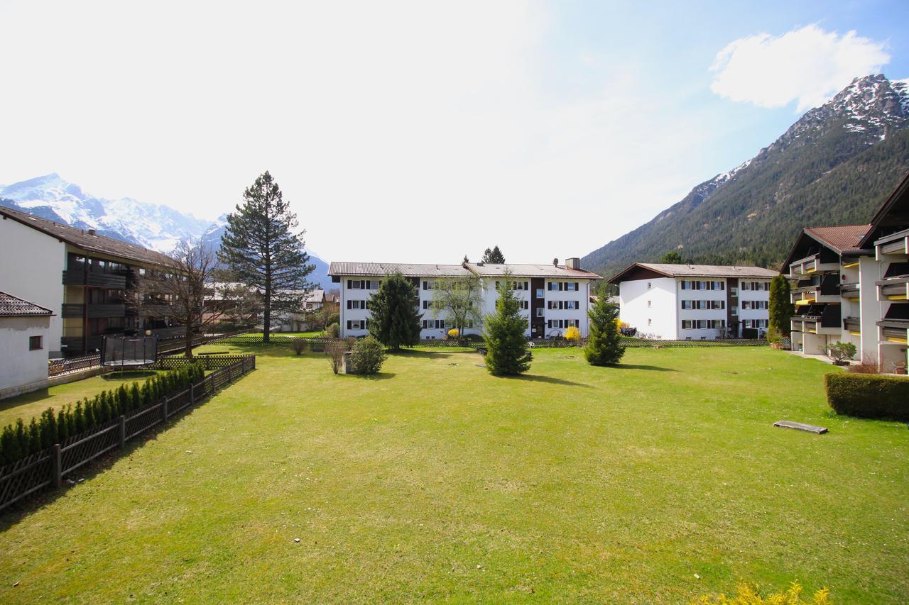 Lindenschloesschen & Schlossgarten Garmisch-Partenkirchen Bagian luar foto